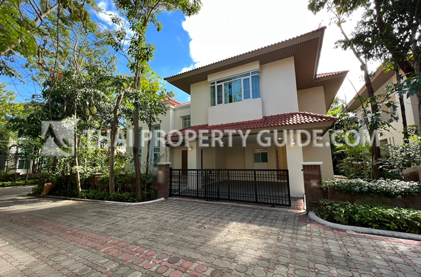 House with Shared Pool in Nichada Thani